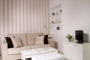 A seating area at Macarena Home