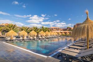 Piscina di Barceló Tenerife o nelle vicinanze