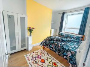 Postel nebo postele na pokoji v ubytování 1 Bed Apartment Central London