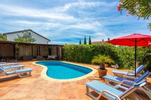 Basen w obiekcie Apartments Villa Temer lub w pobliżu