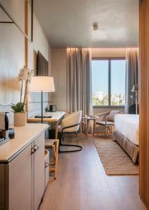 Postel nebo postele na pokoji v ubytování Only YOU Hotel Málaga