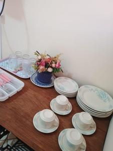Comida no apartamento ou em algum lugar perto