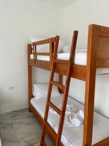 Postel nebo postele na pokoji v ubytování Ambelas Guest Rooms 4