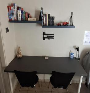 Knihovna v apartmánu