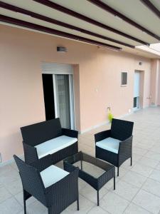 Posezení v ubytování Sunrise Haven Suite
