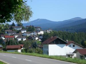 a village on the side of a road at Reindl Peter in Lam