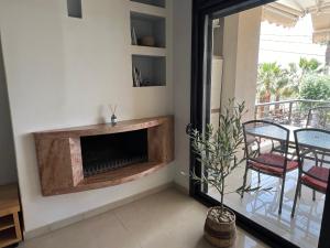 Balkón nebo terasa v ubytování Two-storey Beachfront Maisonette + 24 fotografií