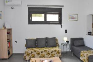 A seating area at Casa Luminosa Guesthouse