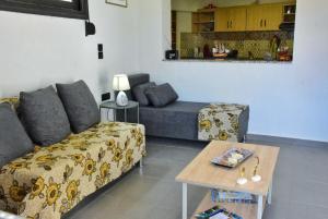 A seating area at Casa Luminosa Guesthouse