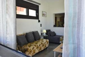 A seating area at Casa Luminosa Guesthouse