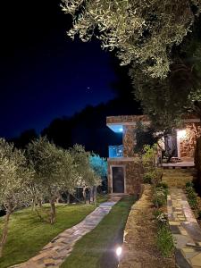 Afbeelding uit fotogalerij van La Cueva Chalet in Aley