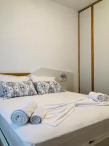 Ένα ή περισσότερα κρεβάτια σε δωμάτιο στο Himara seaside apartment