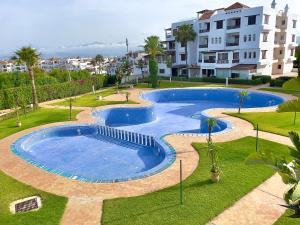 Bazén v ubytování CaboNegro Beach Residence nebo v jeho okolí + 6 fotografií
