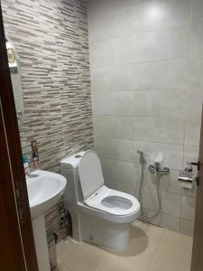 Foto dalla galleria di مجمع الفردوس العتبة الحسينية a Qaryatal Karkāshīyah