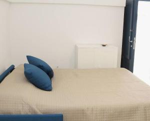 A bed or beds in a room at PrivateTerrace, 5min Center, 2Kitchens ,MiCasa