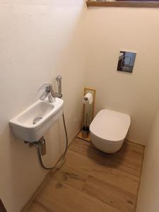 Phòng tắm tại Happy House +15 ảnh