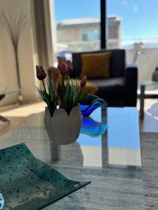 Setusvæði á Luxury 1 bed with Pool and Sea Views