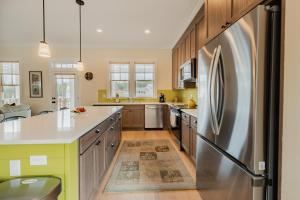 Η κουζίνα ή μικρή κουζίνα στο Little Green by Seabrook Hospitality +45 φωτογραφίες