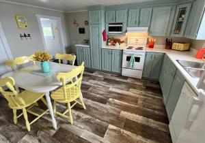 Kuchyň nebo kuchyňský kout v ubytování Stockley's Saltbox + 14 fotografií