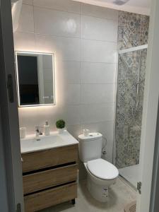 Ένα μπάνιο στο Apartamento Isaac