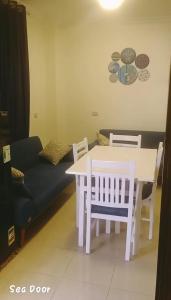 Posezení v ubytování شاليه سويت بلو باي مطروح chalet suite blue bay matrouh