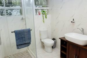 Phòng tắm tại Anna Lodge