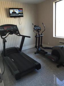 Fitness centrum a/nebo fitness zařízení v ubytování Montecassino Hotel & Event Centre