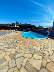 Bazén v ubytování PORTAL PARQUE HOTEL nebo v jeho okolí