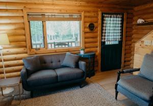 Posezení v ubytování Alaska Cozy Cabins