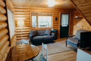Posezení v ubytování Alaska Cozy Cabins