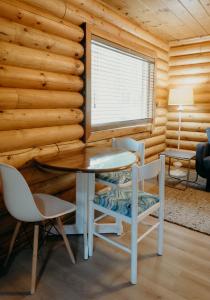 Posezení v ubytování Alaska Cozy Cabins