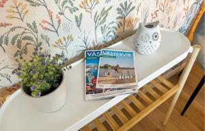 Foto sihtkohas Västervik asuva majutusasutuse Awesome Home In Västervik With Kitchen galeriist
