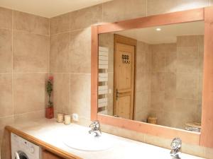 Koupelna v ubytování Appartement 4 pièces pour 8 personnes à Méribel, proche pistes et commerces - FR-1-180-617 + 23 fotografií