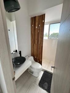 Koupelna v ubytování Casa con piscina y campo de golf