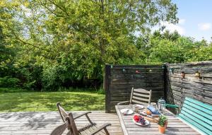 Vrt pred nastanitvijo Amazing Home In Faxe With Wifi