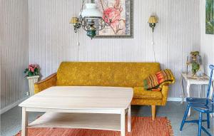 Ruang duduk di 3 Bedroom Nice Home In Valldal