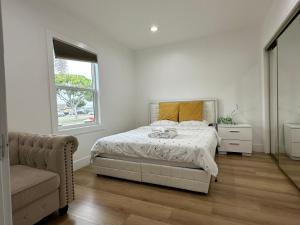 Gallery image of Elegant Living Private Room in Modern Home 9 in Los Angeles