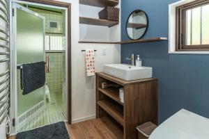 Et badeværelse på Ringo Cottage + 25 billeder