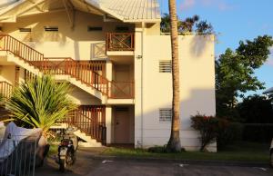 Budova, kde se apartmán nachází + 17 fotografií