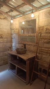 Et badeværelse på D'Ume Bendoel Homestay