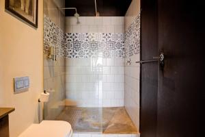 Et badeværelse på Premium Stay in Central Johannesburg Cultural Heart - Hallmark House + 37 billeder