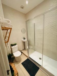 Ένα μπάνιο στο 2 Treasured TenbyAprtmt in Town For 4