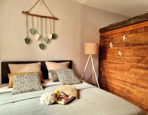 Ένα ή περισσότερα κρεβάτια σε δωμάτιο στο LE PRESBYTERE +33 φωτογραφίες