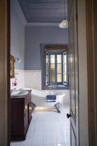Ένα μπάνιο στο Chalantra Residence