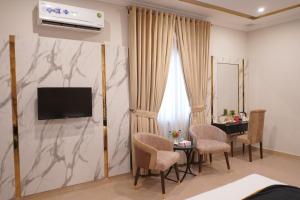 Et tv og/eller underholdning på Envoy Express, F-8, Islamabad