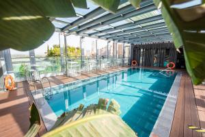 Bazén v ubytování Inhala Hotel Garden nebo v jeho okolí