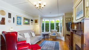 Posezení v ubytování Anchor Down Cottage the perfect seaside retreat sleeps 4 beach 2 mins
