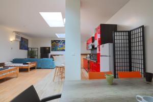 Гостиная зона в Paris East Side Lodge +4 фотографии