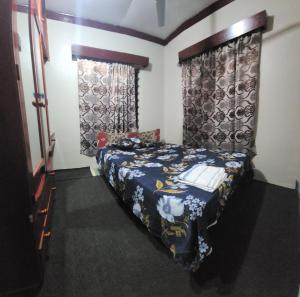 Φωτογραφία από το άλμπουμ του 2 Bedroom Centrally Located Apartment σε Mba