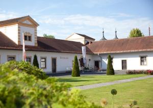 Taman di luar Augustiner-Chorherrenstift Reichersberg